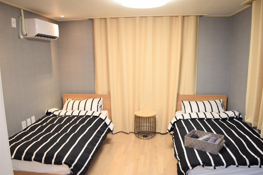 Red Stone Guesthouse Seoul Bagian luar foto